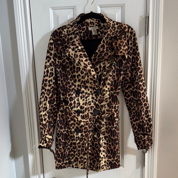 Vertigo Paris Jackets & Blazers - Vertigo Paris Vintage Leopard Print Double-Breasted Belted Coat
